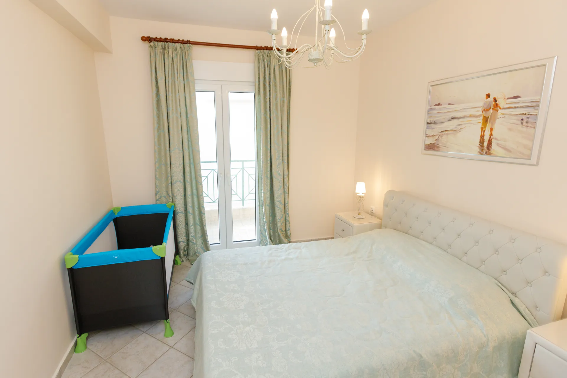 Bedroom with infant bed